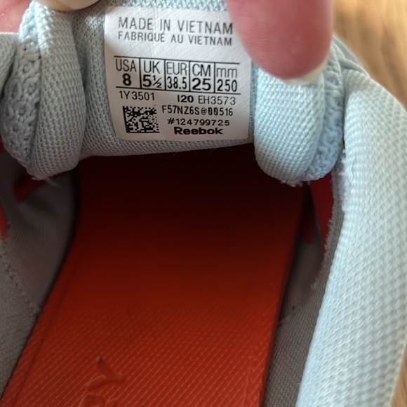 Reebok Women’s Aqua Tennis Shoes Size 8 - Picture 10 of 10